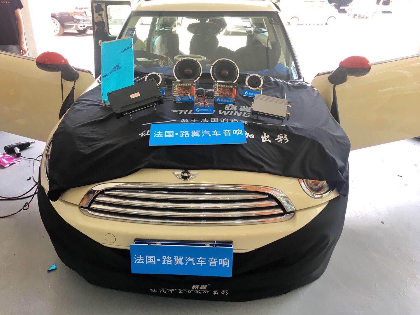 改裝//路翼汽車音響升級(jí)寶馬MINI